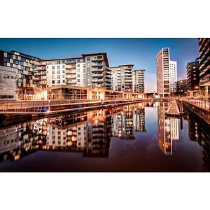 Modern Deluxe Leeds Dock Free Secure Parking Apartment